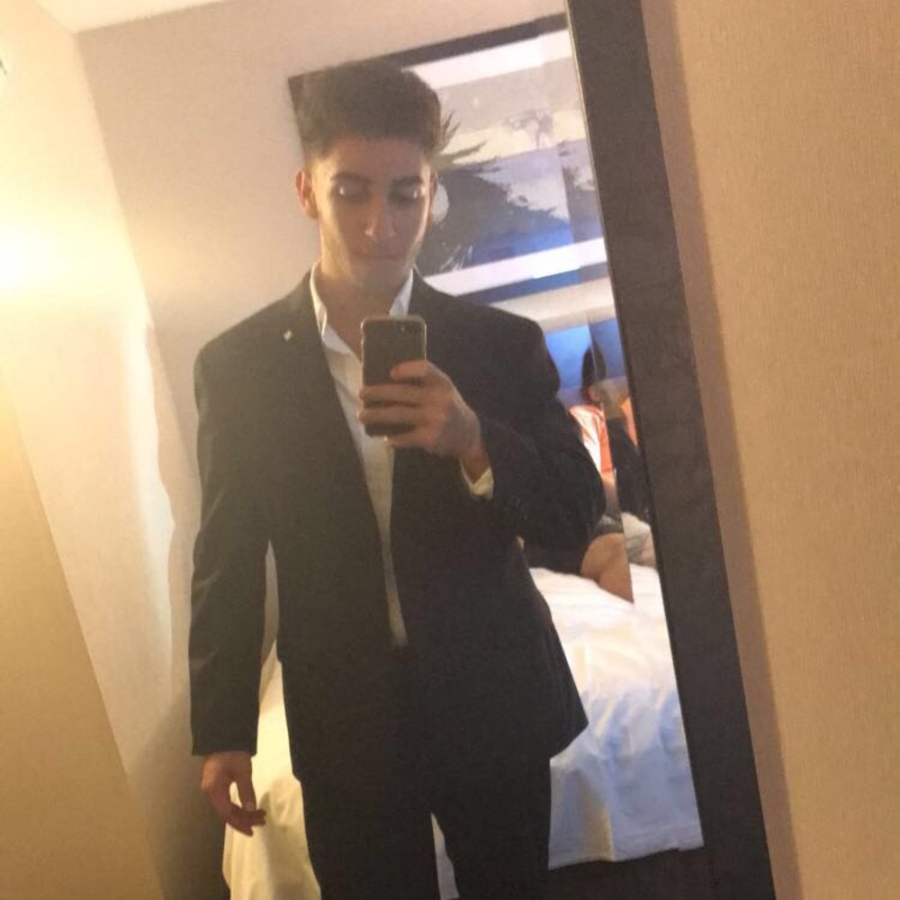 Meet your Posher, Karim